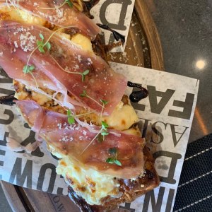 4-Cheese Flatbread with Prosciutto