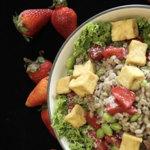 Edemame Strawberry Salad