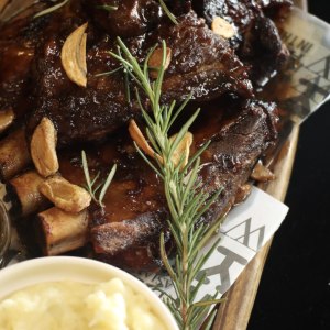 Balsamic & Hickory Pork Ribs with Mashed Potatoes