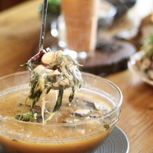 Tomyum with Mixed Seafoods Party Tray (8-10 pax)